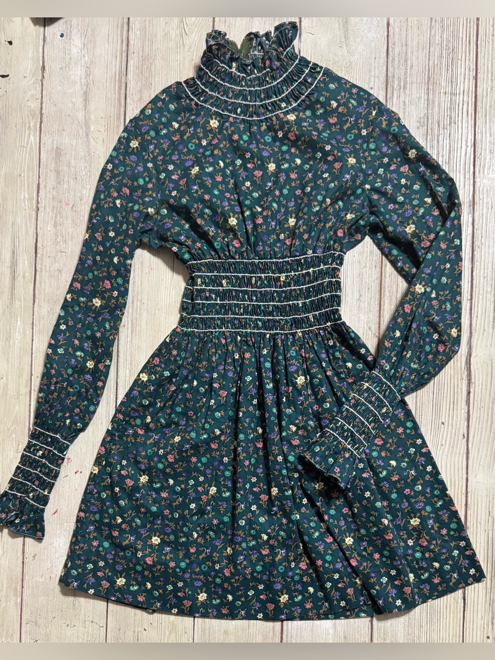 1970s Vintage Just Evie Girls green calico floral smocked shirred dress ~8-10y